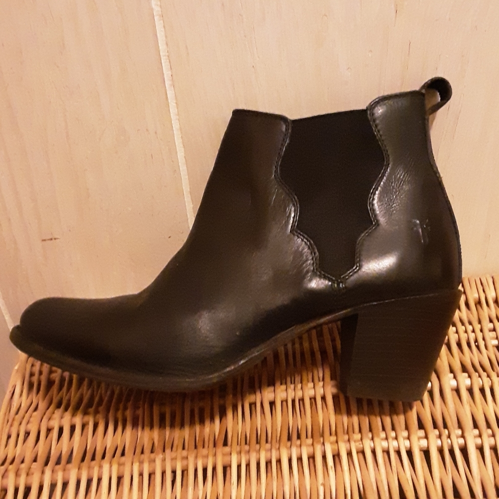 Frye black boots - Picture 5 of 10